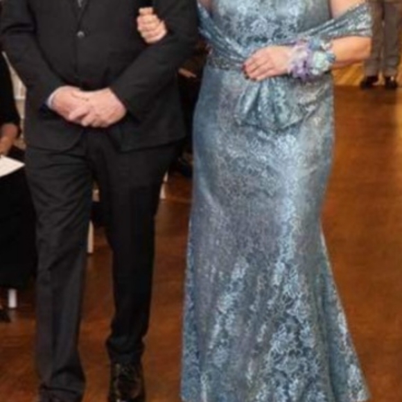 Montage by Mon Cheri Formal Gown #118982 - Picture 3 of 15